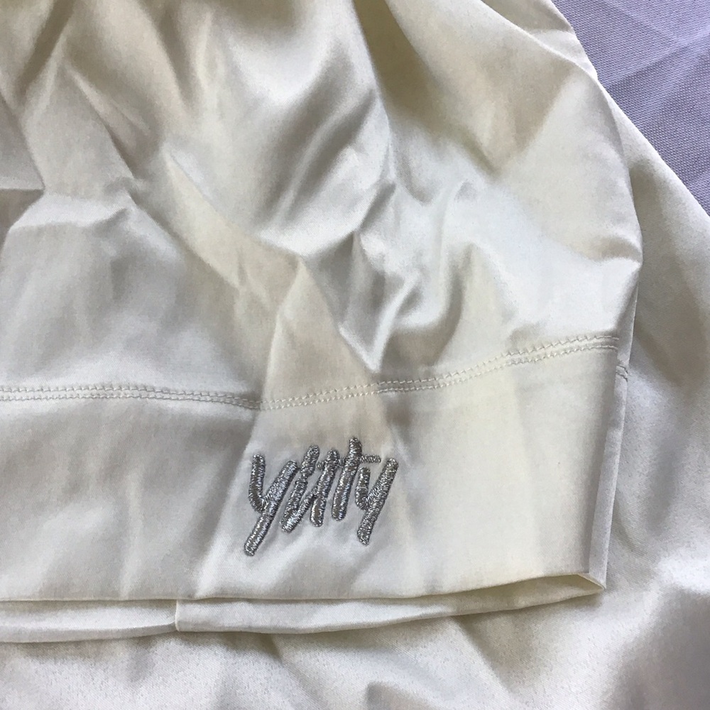 YITTY Soft Cream Hooded Robe - Picture 4 of 5